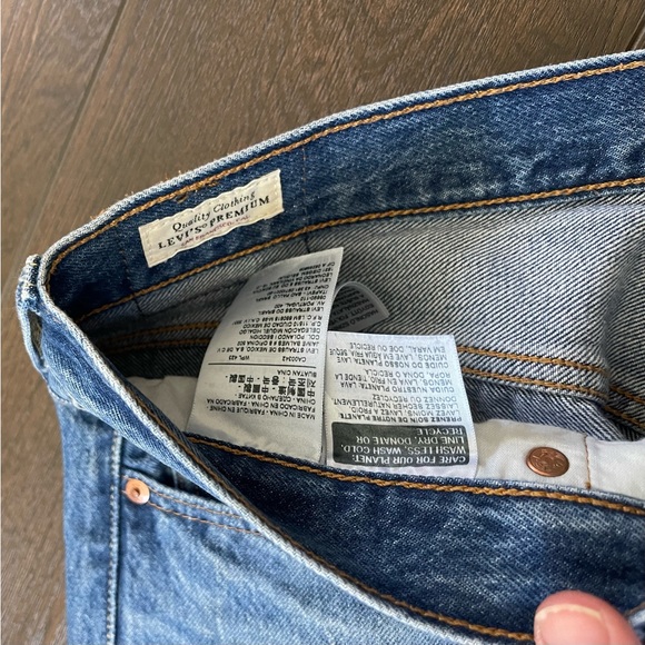 Levis 501 women’s denim size 31 X 28 - Picture 5 of 5
